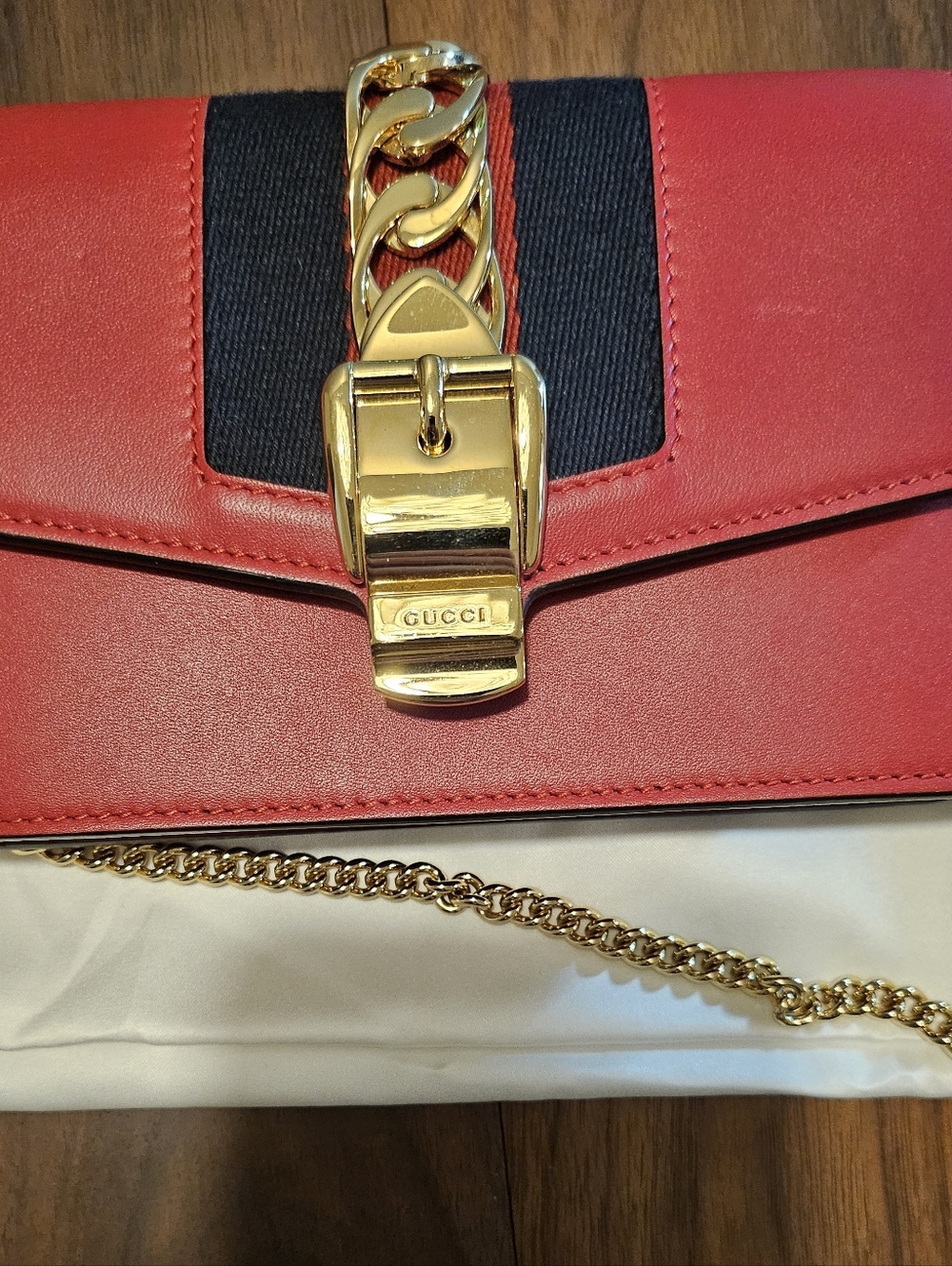 GUCCI Super Mini Sylvie Clutch/Crossbody - Red - Picture 5 of 14
